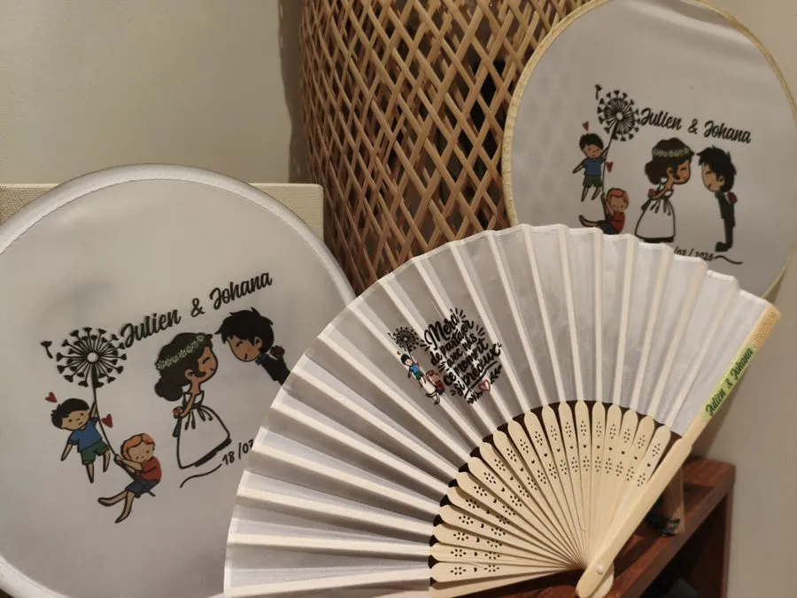 Éventails personnalisés en sublimation à l'illustration des mariés