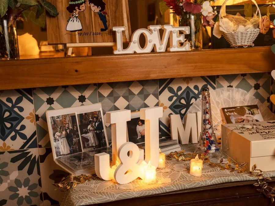 Décoration de mariage découpée au laser 3D : lettres LOVE, initiales et bougies