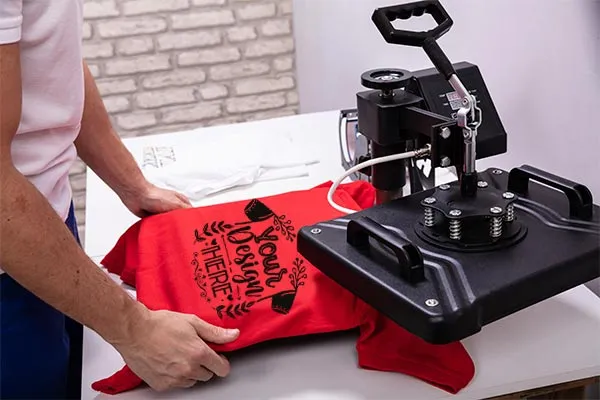 T-shirts personnalisés : vinyle et sublimation