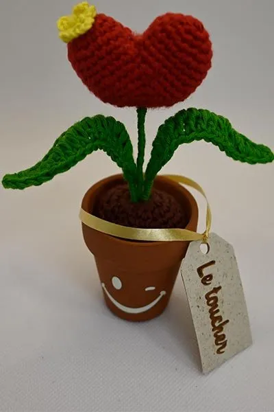 Petit cœur en pot au crochet